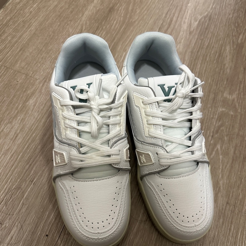 Louis Vuitton Trainers US 8 UK 7